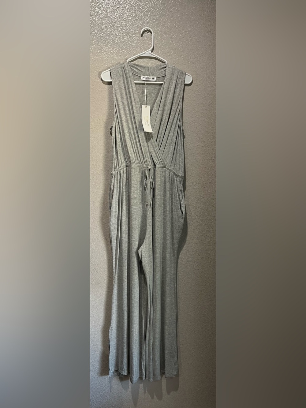 KIKI LARUE Light Gray Women’s Sleeveless Jumpsuit Drawstring Waist Sz L TC0679